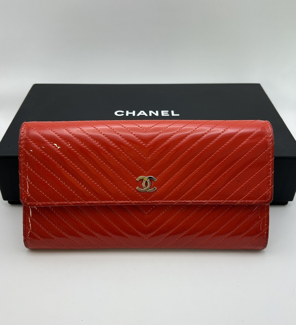 Chanel Long Wallet with COA , CC Logo, Chevron Paten Leather, Dust Bag & Box Red